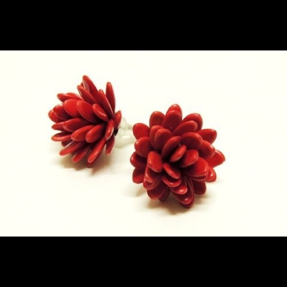 Earrings - Picture 3 of 7